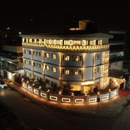 The Royal Palace Hotel 400703 Nova Bombaim Exterior foto